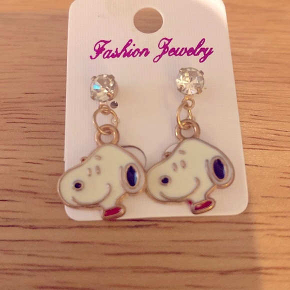 Snoopy Earrings - Picture 2 of 3